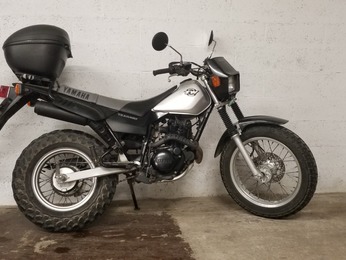 TW 125 YAMAHA GRIS